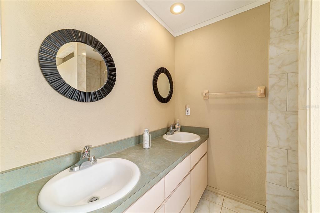 待售: $775,000 (5 贝兹, 3 浴室, 2317 平方英尺)