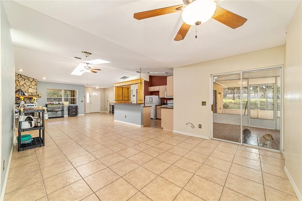 待售: $775,000 (5 贝兹, 3 浴室, 2317 平方英尺)