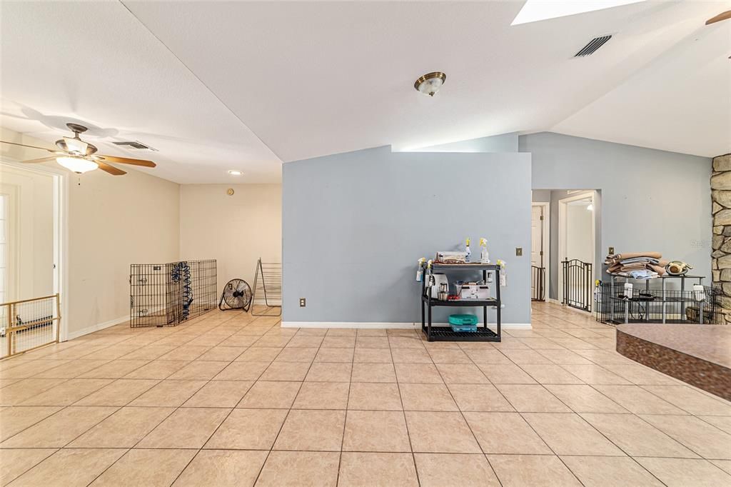 待售: $775,000 (5 贝兹, 3 浴室, 2317 平方英尺)