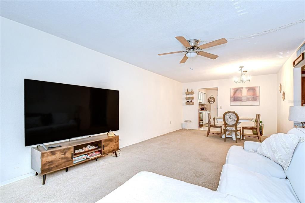 На продажу: $99,000 (2 спален, 1 ванн, 1134 Квадратных фут)