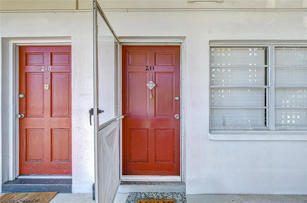 На продажу: $99,000 (2 спален, 1 ванн, 1134 Квадратных фут)