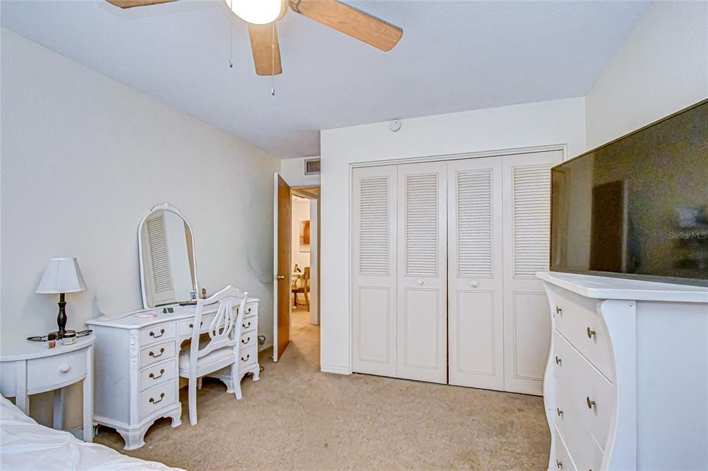 На продажу: $99,000 (2 спален, 1 ванн, 1134 Квадратных фут)