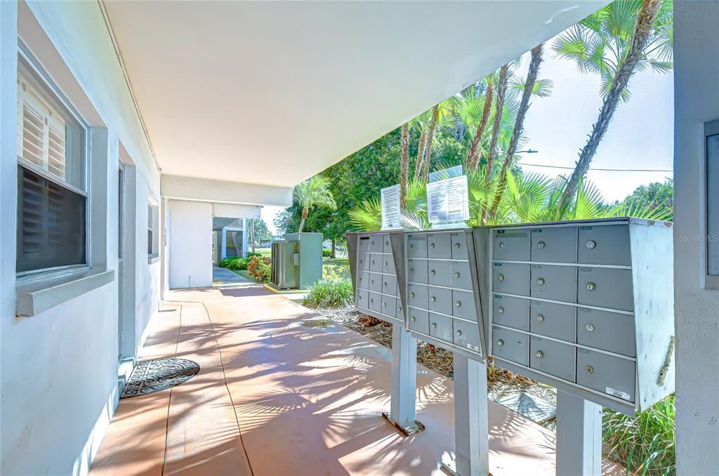 На продажу: $99,000 (2 спален, 1 ванн, 1134 Квадратных фут)