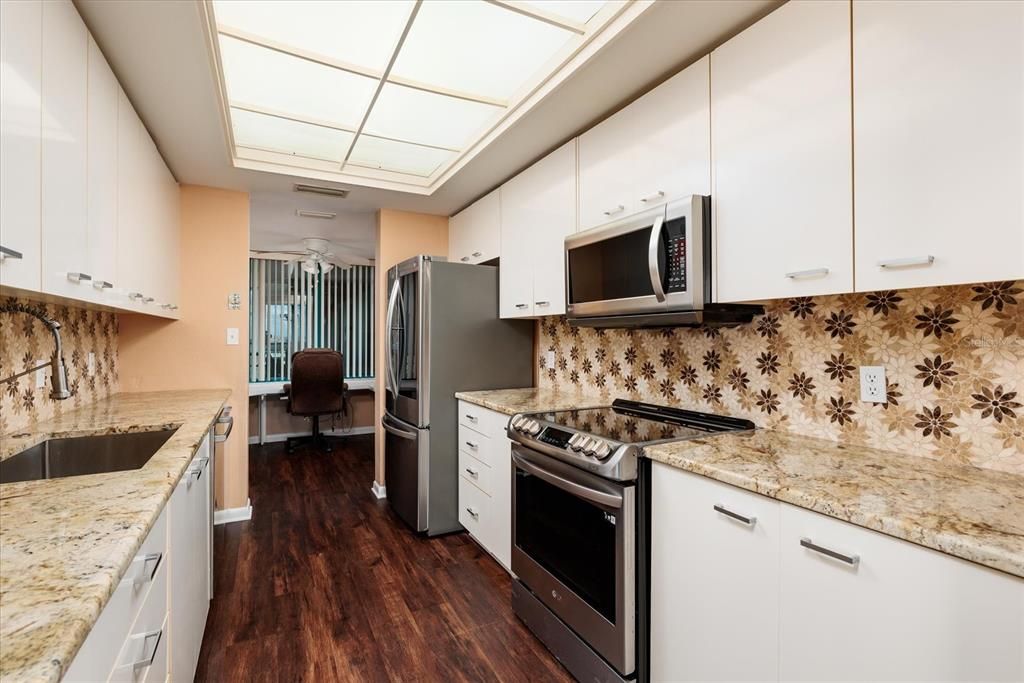 待售: $1,190,000 (2 贝兹, 2 浴室, 1579 平方英尺)