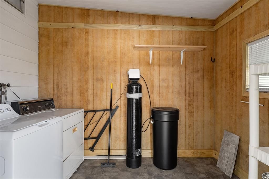 For Sale: $195,000 (3 beds, 2 baths, 1253 Square Feet)