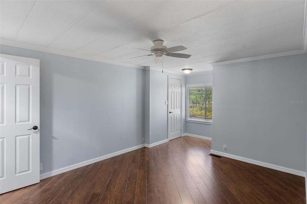 For Sale: $195,000 (3 beds, 2 baths, 1253 Square Feet)