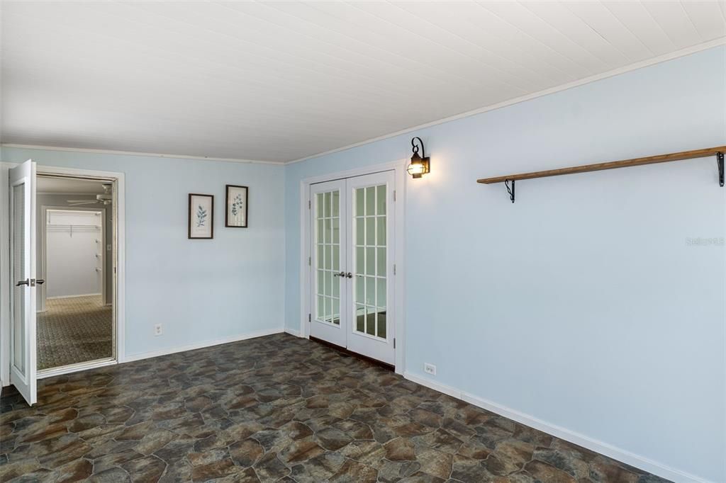 For Sale: $195,000 (3 beds, 2 baths, 1253 Square Feet)