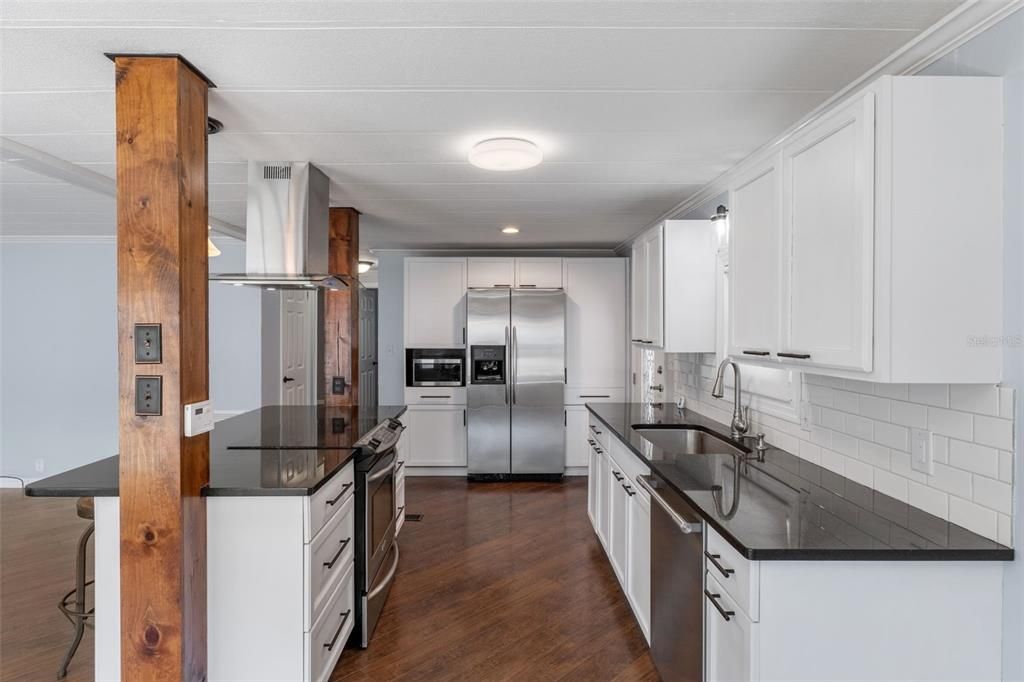 For Sale: $195,000 (3 beds, 2 baths, 1253 Square Feet)