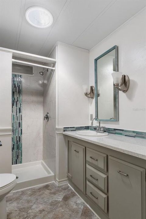 For Sale: $195,000 (3 beds, 2 baths, 1253 Square Feet)