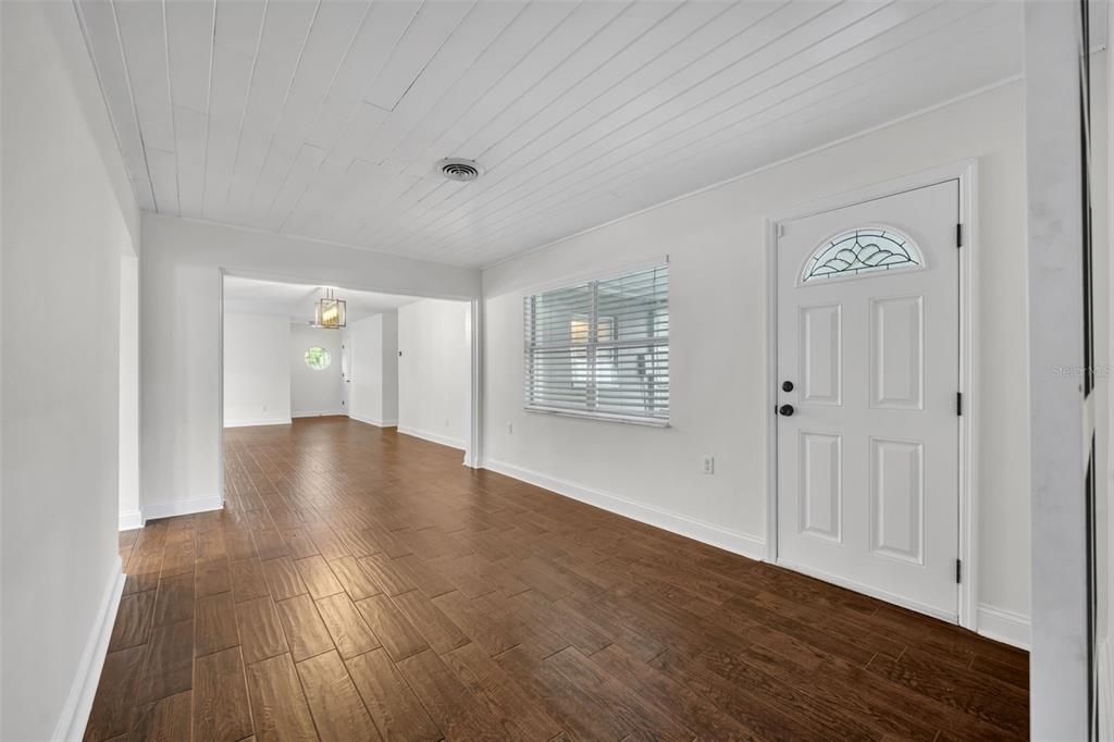 For Rent: $3,150 (3 beds, 2 baths, 1763 Square Feet)