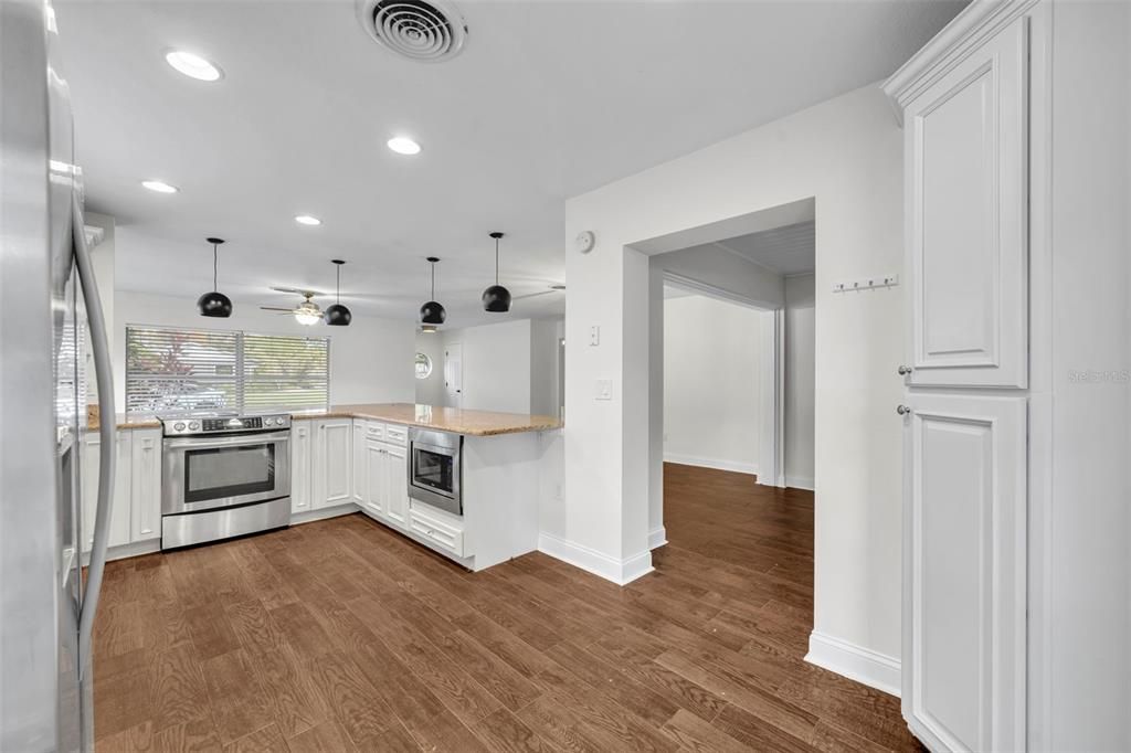 For Rent: $3,150 (3 beds, 2 baths, 1763 Square Feet)