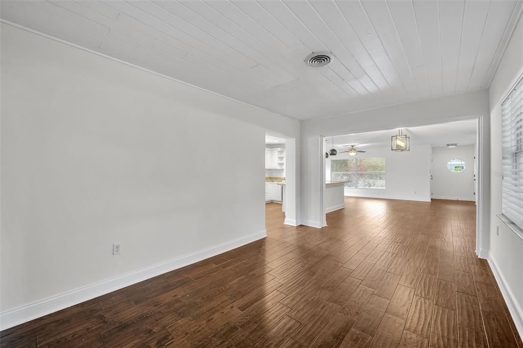 For Rent: $3,150 (3 beds, 2 baths, 1763 Square Feet)