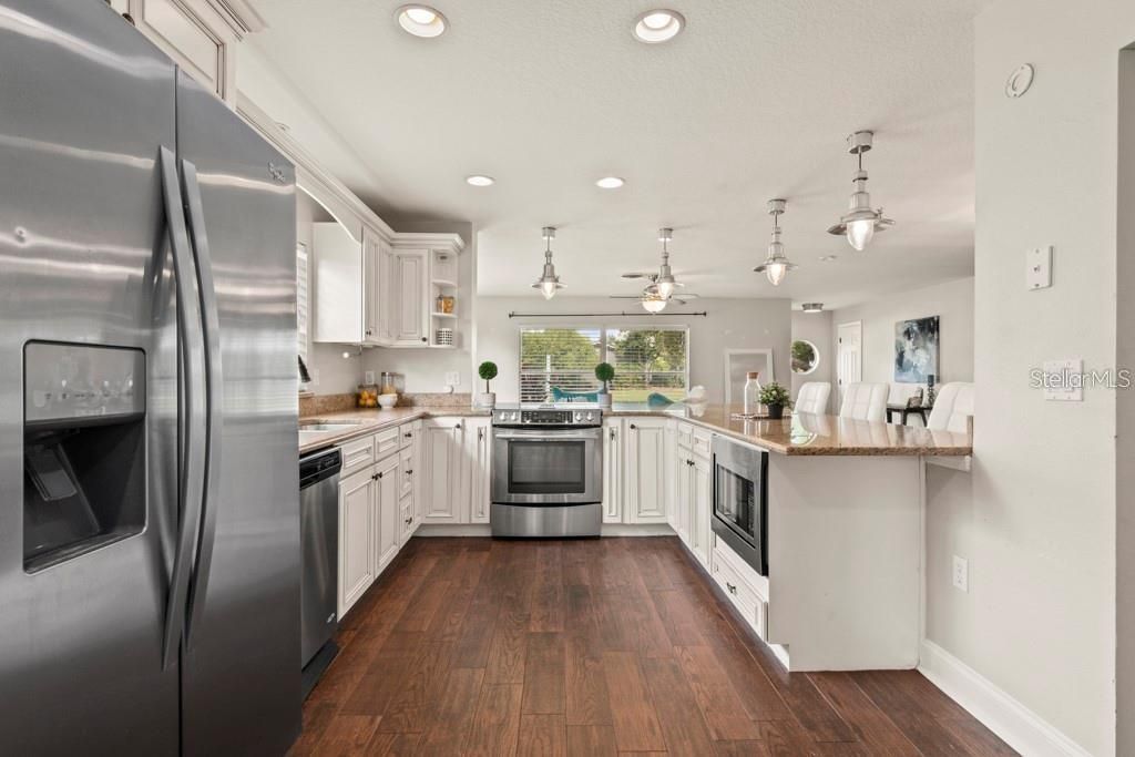 For Rent: $3,200 (3 beds, 2 baths, 1763 Square Feet)