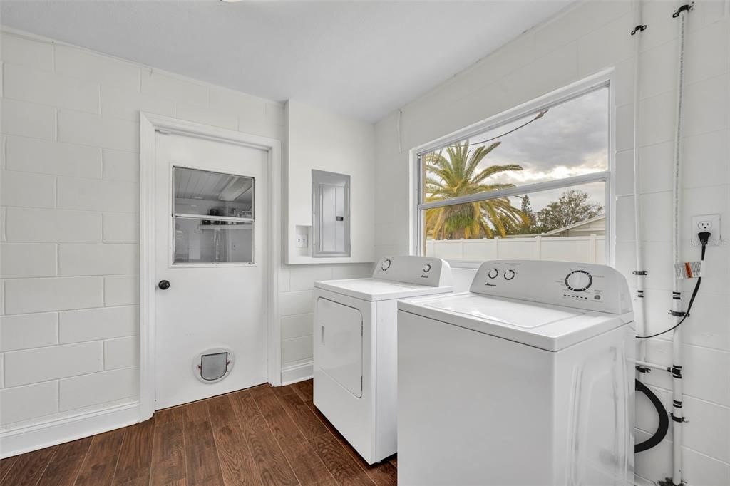 For Rent: $3,150 (3 beds, 2 baths, 1763 Square Feet)