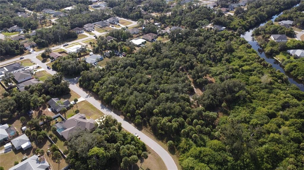 待售: $649,900 (5.37 acres)