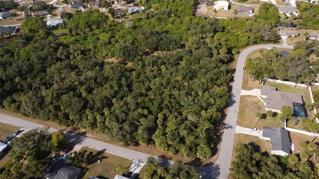 待售: $649,900 (5.37 acres)