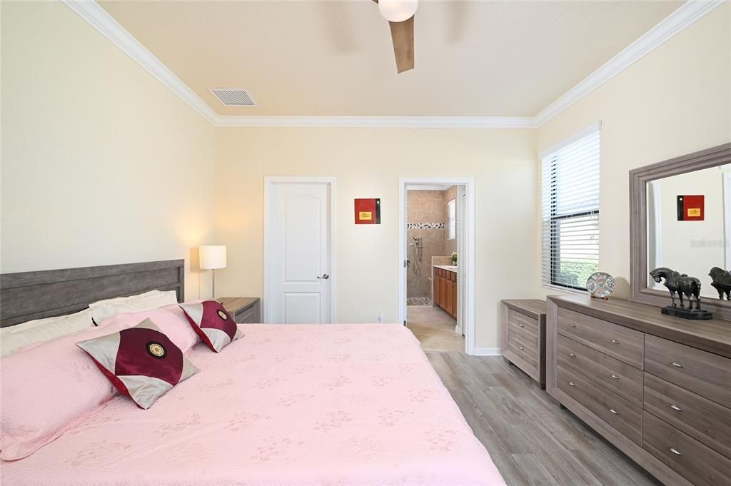 For Sale: $559,999 (3 beds, 2 baths, 1677 Square Feet)