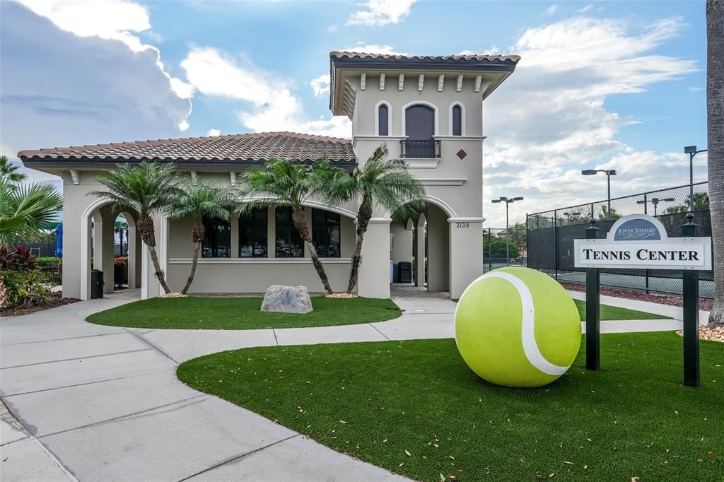 For Sale: $559,999 (3 beds, 2 baths, 1677 Square Feet)