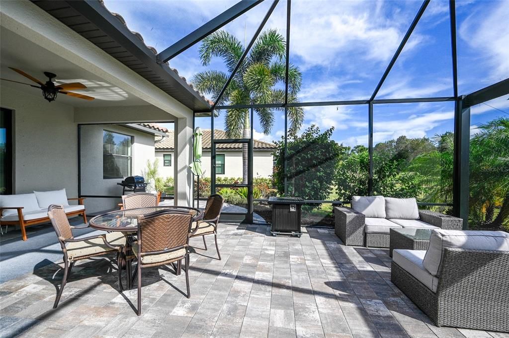 For Sale: $559,999 (3 beds, 2 baths, 1677 Square Feet)