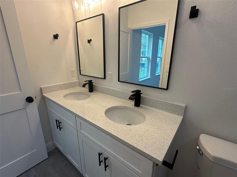 For Sale: $279,900 (4 beds, 2 baths, 1774 Square Feet)