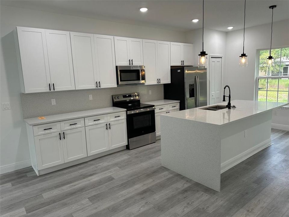 For Sale: $279,900 (4 beds, 2 baths, 1774 Square Feet)