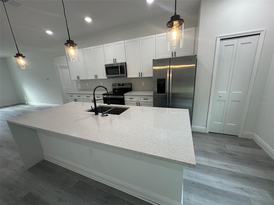 For Sale: $279,900 (4 beds, 2 baths, 1774 Square Feet)