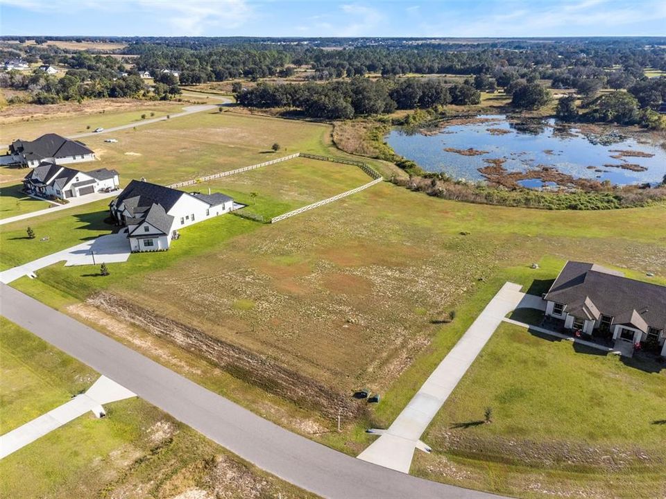 待售: $269,000 (1.44 acres)