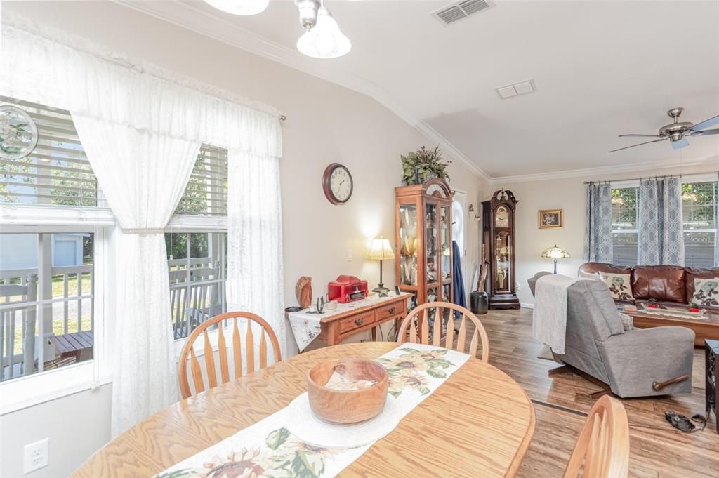 For Sale: $239,900 (3 beds, 2 baths, 1296 Square Feet)