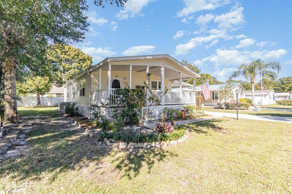 For Sale: $239,900 (3 beds, 2 baths, 1296 Square Feet)