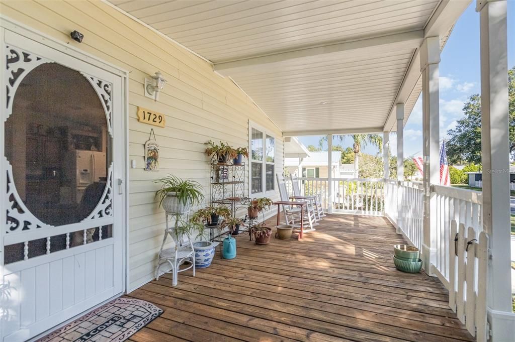 For Sale: $239,900 (3 beds, 2 baths, 1296 Square Feet)