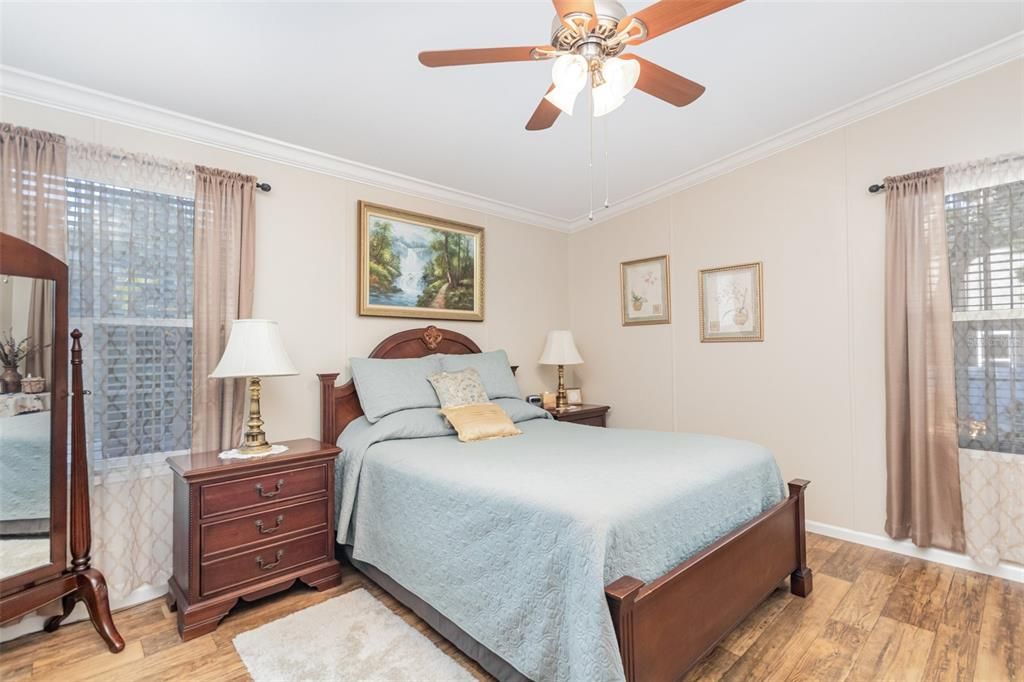 For Sale: $239,900 (3 beds, 2 baths, 1296 Square Feet)