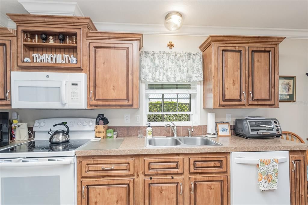 For Sale: $239,900 (3 beds, 2 baths, 1296 Square Feet)