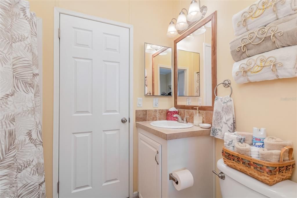 For Sale: $239,900 (3 beds, 2 baths, 1296 Square Feet)