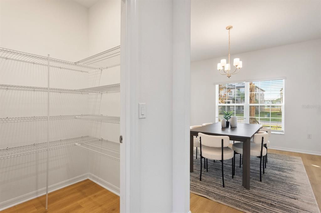 待售: $620,000 (5 贝兹, 4 浴室, 3317 平方英尺)