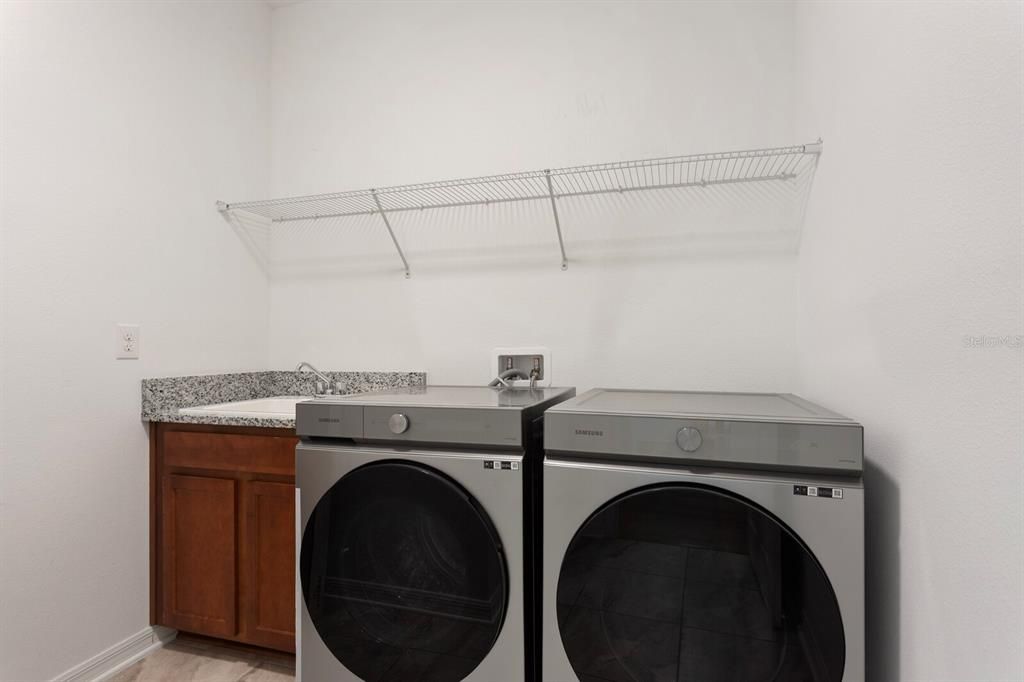 待售: $620,000 (5 贝兹, 4 浴室, 3317 平方英尺)