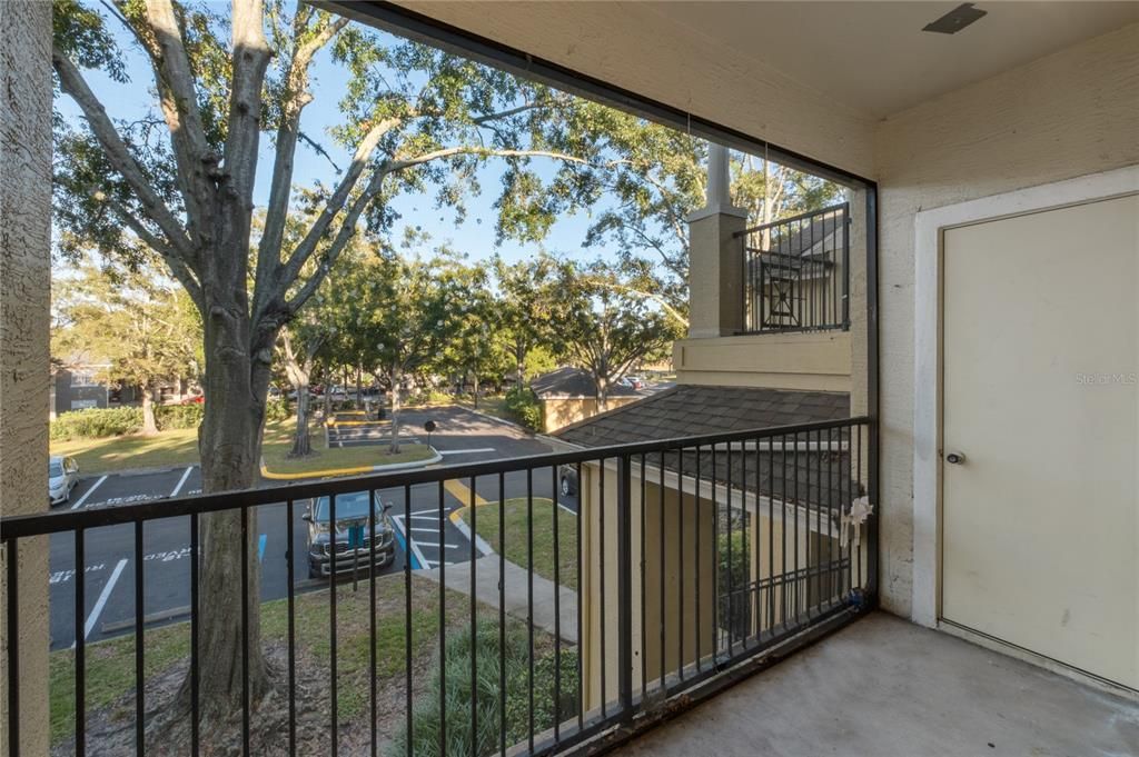 For Rent: $1,550 (2 beds, 1 baths, 933 Square Feet)