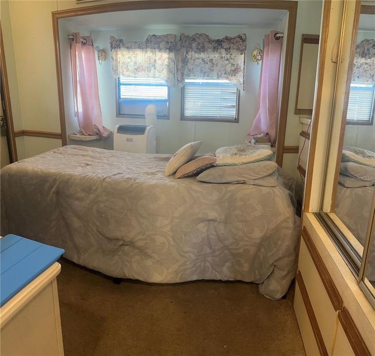 待售: $80,000 (2 贝兹, 1 浴室, 693 平方英尺)