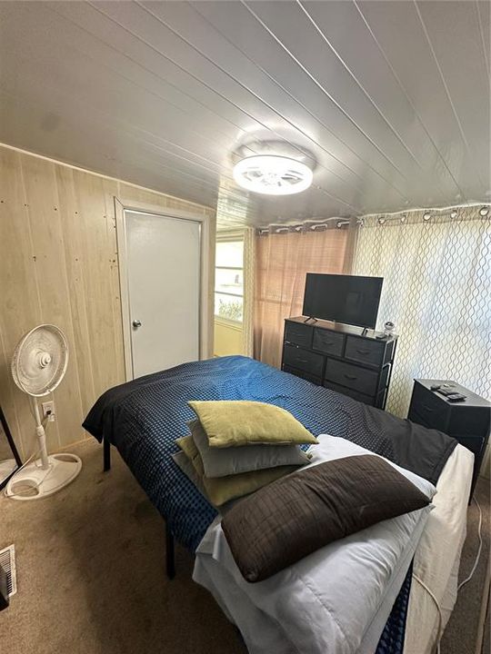 待售: $80,000 (2 贝兹, 1 浴室, 693 平方英尺)