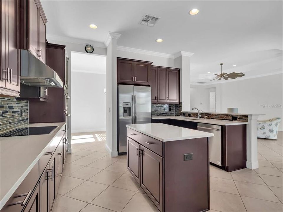 На продажу: $619,000 (3 спален, 3 ванн, 2741 Квадратных фут)