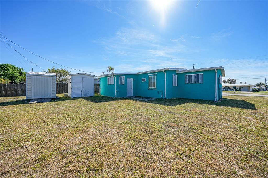 For Sale: $199,990 (2 beds, 1 baths, 1186 Square Feet)