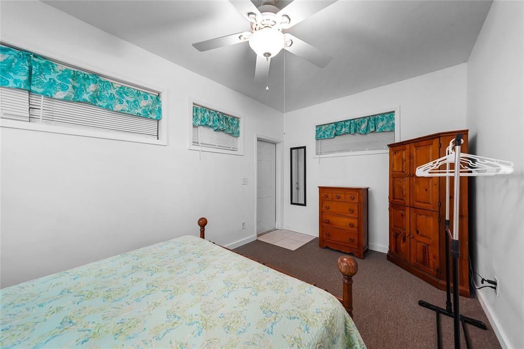 For Sale: $199,990 (2 beds, 1 baths, 1186 Square Feet)