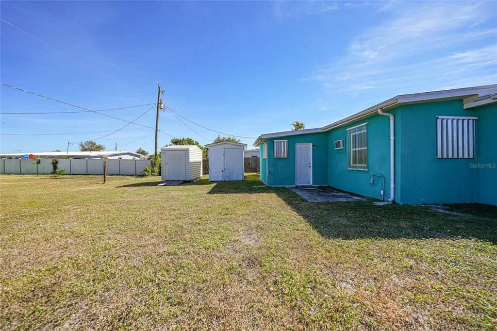 For Sale: $199,990 (2 beds, 1 baths, 1186 Square Feet)