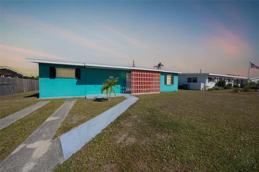 For Sale: $199,990 (2 beds, 1 baths, 1186 Square Feet)