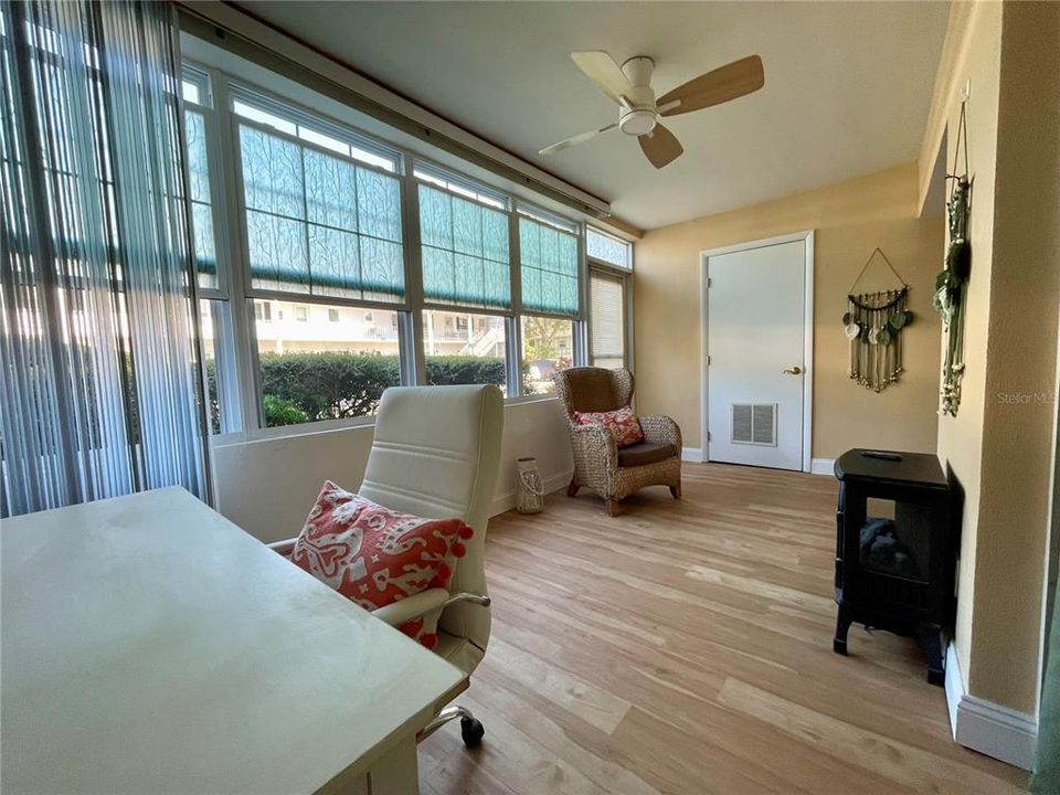 待售: $119,500 (1 贝兹, 1 浴室, 740 平方英尺)