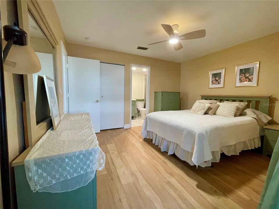 待售: $119,500 (1 贝兹, 1 浴室, 740 平方英尺)