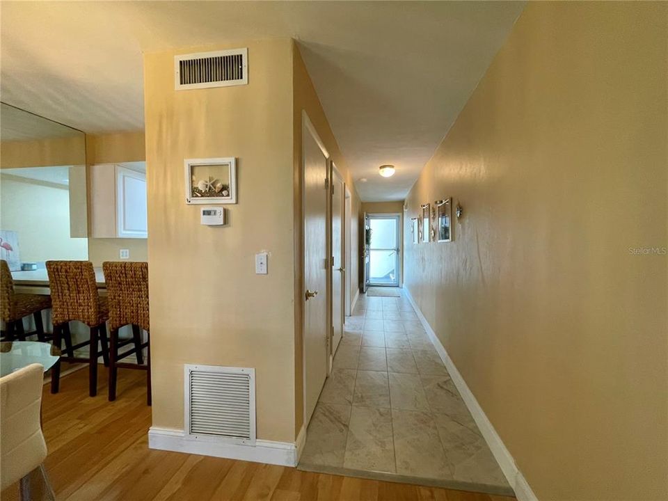 待售: $119,500 (1 贝兹, 1 浴室, 740 平方英尺)