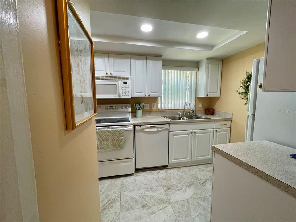 待售: $119,500 (1 贝兹, 1 浴室, 740 平方英尺)