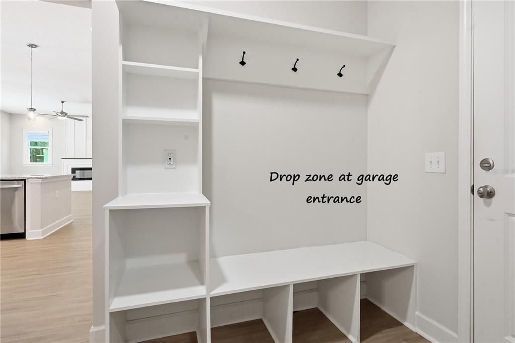 待售: $470,000 (4 贝兹, 2 浴室, 2258 平方英尺)