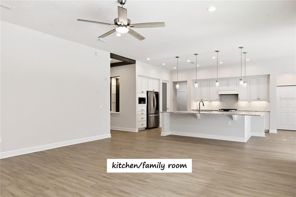 待售: $470,000 (4 贝兹, 2 浴室, 2258 平方英尺)