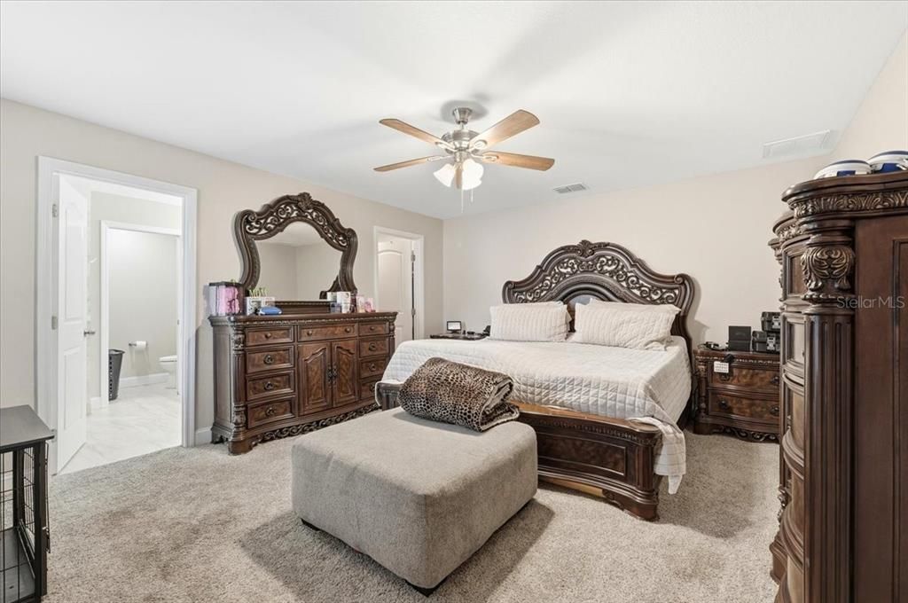 待售: $768,000 (4 贝兹, 2 浴室, 1897 平方英尺)